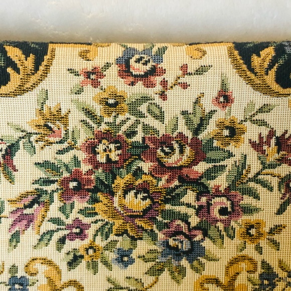 Walborg Hong Kong floral tapestry purse - Picture 3 of 6